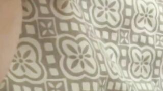 I LET MY FRIEND EAT MY GIRLFRIEND'S PUSSY, SHE HAS a STRONG MOANING ORGASM!