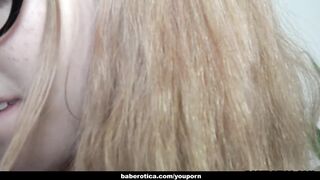 Solo girl, Li In is masturbating with a vibrator, in 4K