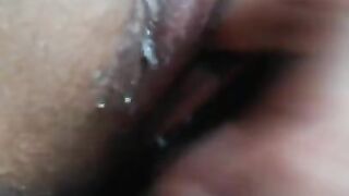 Hot Masturbation Cum Creamy Tight Gripping Pussy !!!
