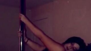 Pole Twerking