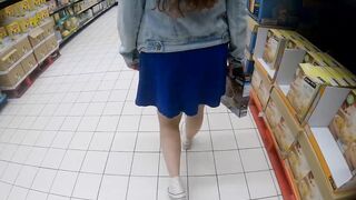 Teen Babe Flashes in Public Mall