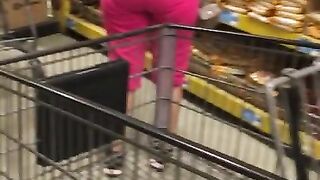 Candid Visible Panty Line MILF Vpl
