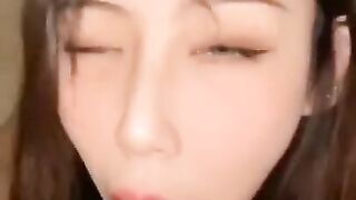 Hot Chinese Girl Suck her Boyfriend's Cock