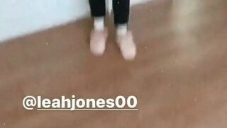 Woman tiktok boobs