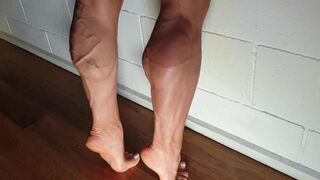 Big Ripped FBB Legs Struting around Flexing and Viens Popping INSANE CALVES
