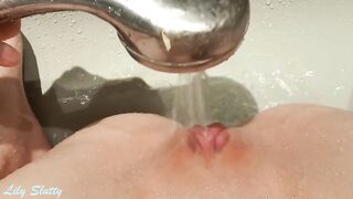 I masturbate my pussy with a shower jet to a strong orgasm (POV)