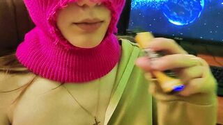 BEAUTIFUL GIRL SEXY SMOKE VAPE TO MUSIC!