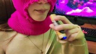 BEAUTIFUL GIRL SEXY SMOKE VAPE TO MUSIC!