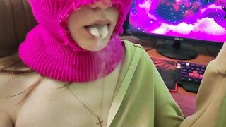 BEAUTIFUL GIRL SEXY SMOKE VAPE TO MUSIC!