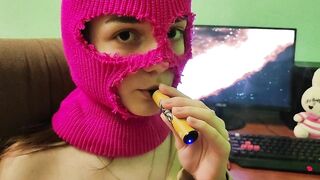 BEAUTIFUL GIRL SEXY SMOKE VAPE TO MUSIC!