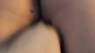 gime rico mientras le doy en cuatro