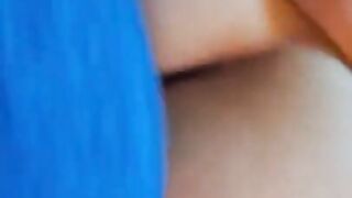 gime rico mientras le doy en cuatro