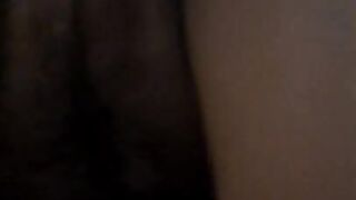 gime rico mientras le doy en cuatro