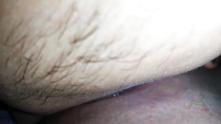 Mi madrastra me a chuparle su deliciosa vagina mientras estamos solos en casa.