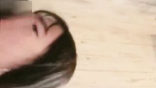 【淫乱妻】インスタ編集している彼女の喘ぎ声がやばい！