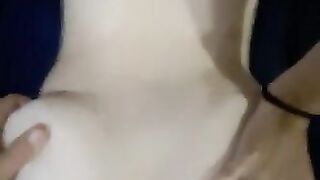 Novinha casada não aguentou e gozou 3 vezes