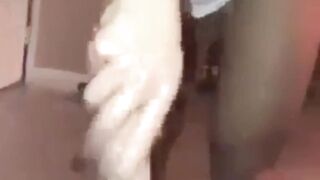 (Dialoghi Italiani) - Lo vuole tutto dentro la fica. Dopo la sborrata pulisce il cazzo con la lingua