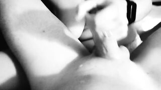 First date with big titted girl on her period,she gives me a handjob and masturbates her pussy