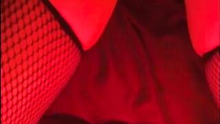 My boyfriend fists my pussy and make me squirt