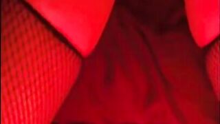 My boyfriend fists my pussy and make me squirt
