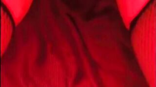 My boyfriend fists my pussy and make me squirt