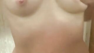 SQUIRTING IN THE SHOWER