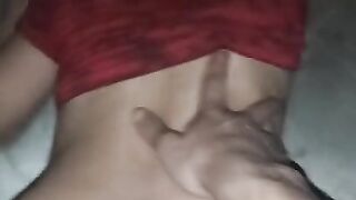 Le acabo en la cola