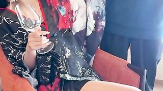 【くすぐり検証】ワイングラスを片手にくすぐったらどうなる！？♡ #shorts
