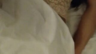 Entro al cuarto de mi mejor amiga y terminamos follando
