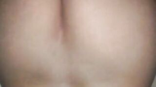 کیرشو کرده تو کونم منم قر میدم کونمو (prone bone anal