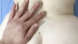 Siktikçe Dalgalanan Kalçalarının Üstüne Boşaldım
