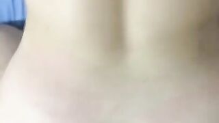 Siktikçe Dalgalanan Kalçalarının Üstüne Boşaldım