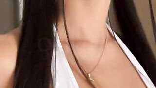 Joven latina va donde su nuevo vecino para pedirle prestado su taladro y termina siendo follada