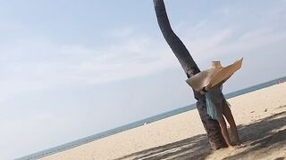 Big hat Public Beach flashing