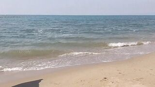 Big hat Public Beach flashing
