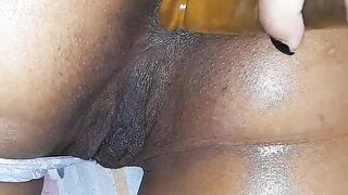me meto mi dildo en mi culito rico me falta tu polla