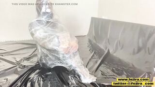 Fejira com Wrap yourself in a plastic bag all over