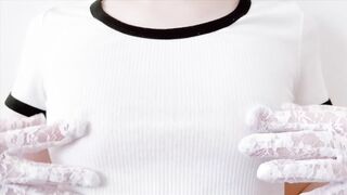The nipple slipped when a woman wearing a T -shirt with a no bra was masturbating with her nipples
