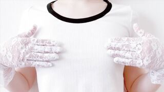 The nipple slipped when a woman wearing a T -shirt with a no bra was masturbating with her nipples