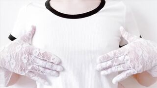 The nipple slipped when a woman wearing a T -shirt with a no bra was masturbating with her nipples