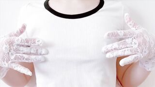The nipple slipped when a woman wearing a T -shirt with a no bra was masturbating with her nipples