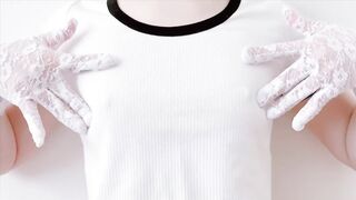 The nipple slipped when a woman wearing a T -shirt with a no bra was masturbating with her nipples