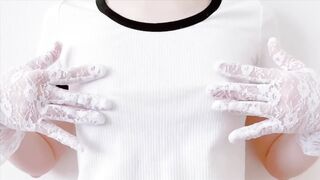 The nipple slipped when a woman wearing a T -shirt with a no bra was masturbating with her nipples
