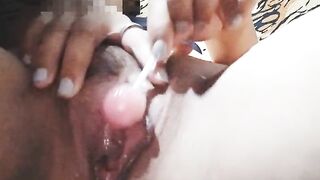 HORNY PINAY SINGLE MILF AND THE LOLLIPOP