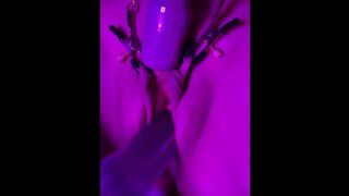 Fucking myself with my 7” dildo! ???????? Clipped my lips till they got too wet to stay on ????????????
