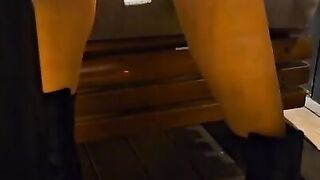 in restoran without panties