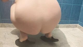 Pissing day 3 in the bathroom