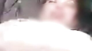 أحب أن يكون كس بلدي مفتوحًا وسكب السائل المنوي في فمي أو في فمي