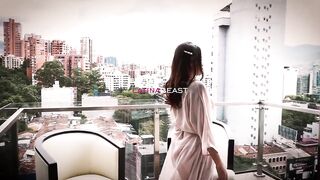 MILF SHOWS HER BIG TITS IN A JACUZZI IN HER HOTEL IN MEDELLIN COLOMBIA