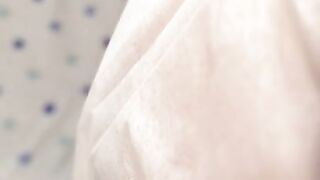 濡れ透け乳首をそっと・・・♡ 素人日本人おっぱい/Japanese Amateur Hentai Nipple Play